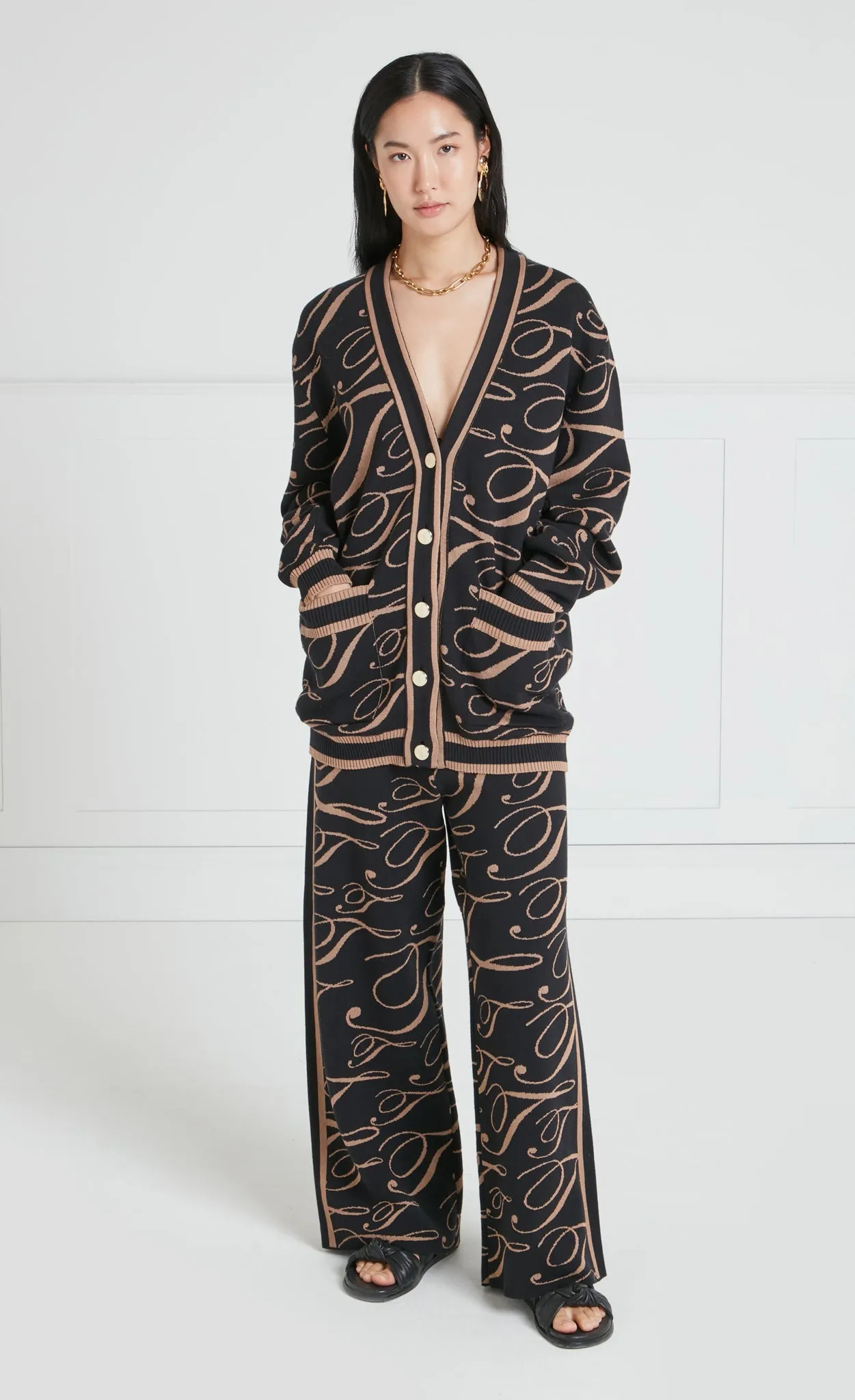 T-Logo Mania Trousers - Black/Camel