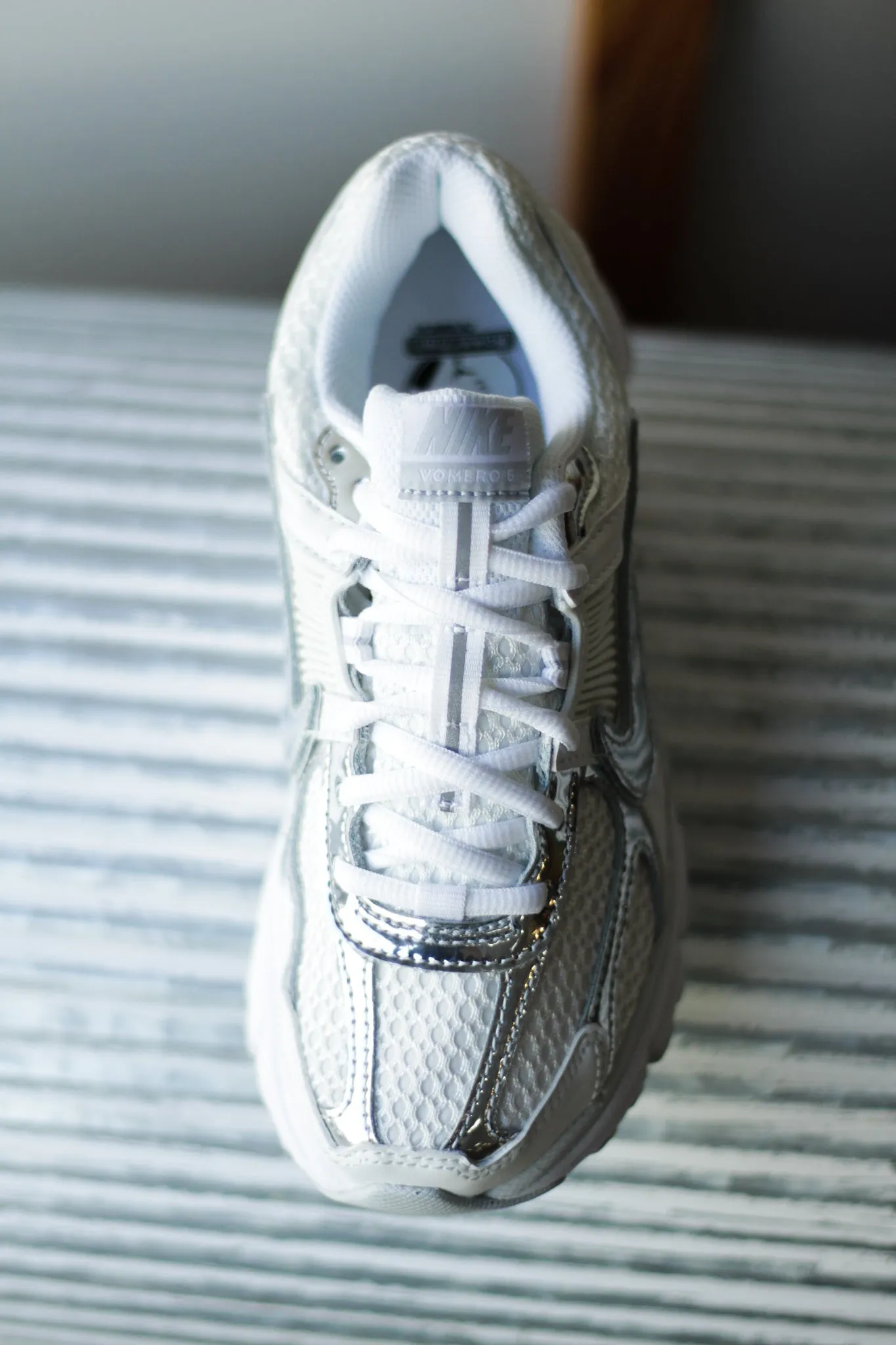 W ZOOM VOMERO 5 WHITE/METALLIC SILVER
