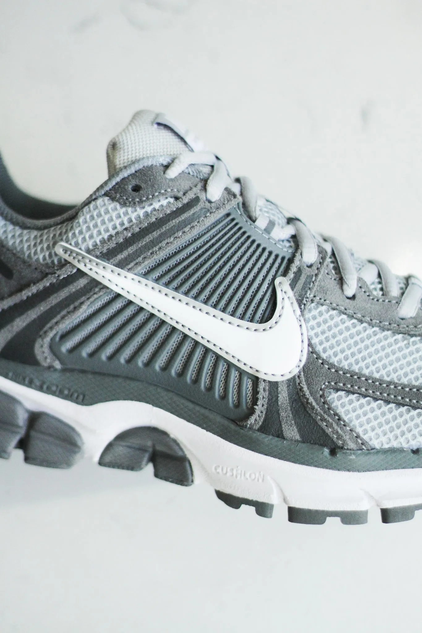 ZOOM VOMERO 5 COOL GREY/WHITE-WOLF GREY
